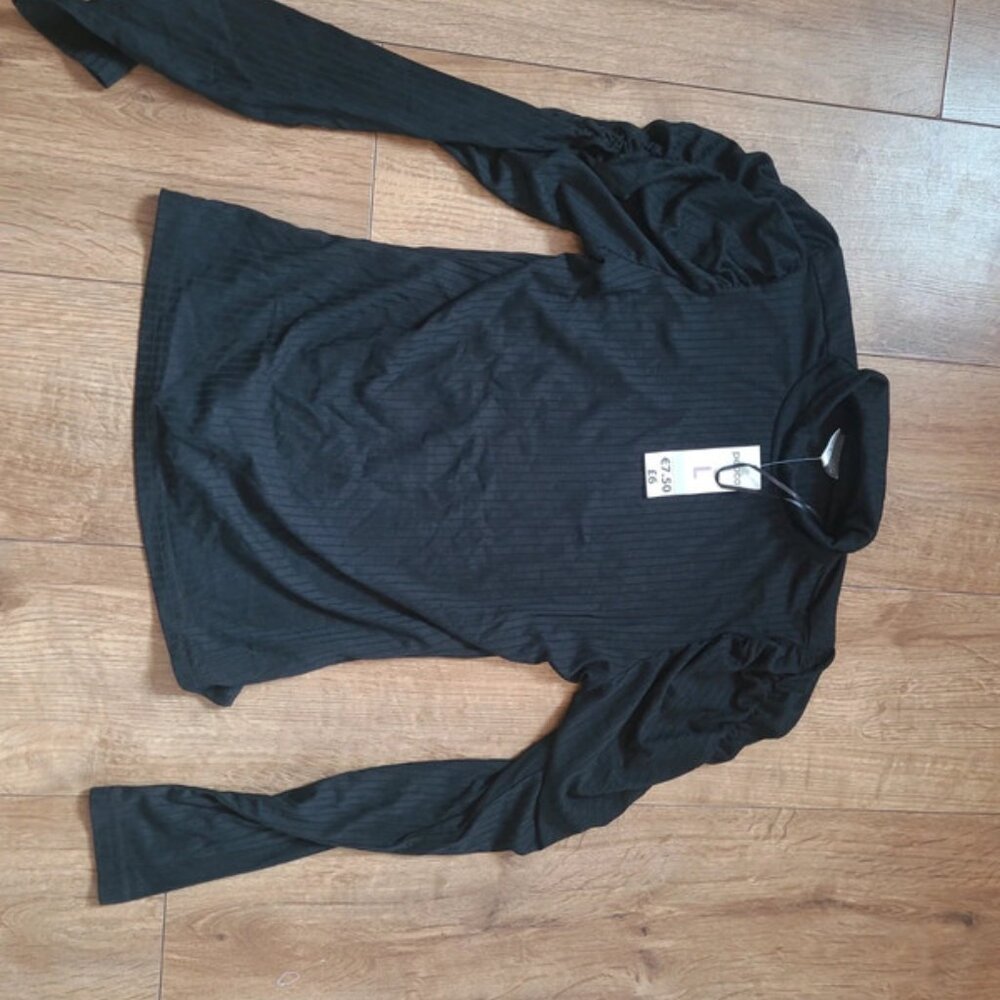 Size large ladies new top